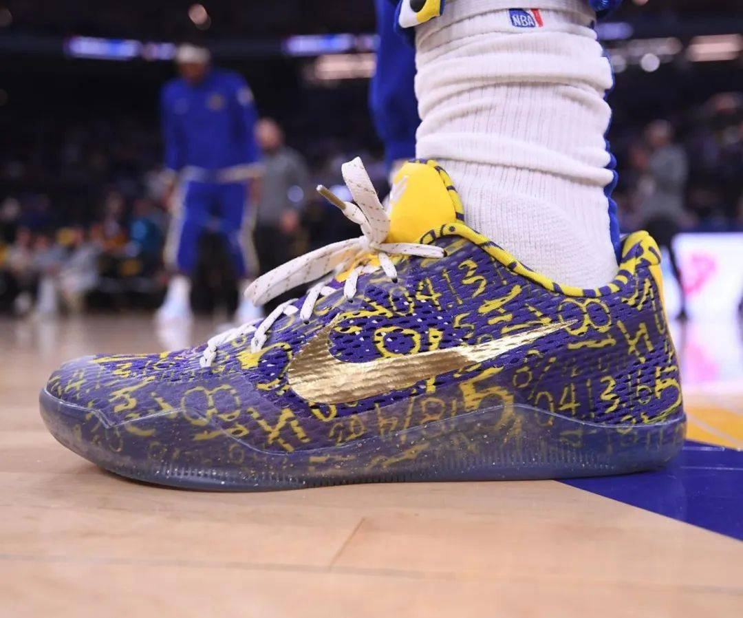 球鞋女神很生气djsoda被逼当众脱裤子谁还关心她脚上的球鞋啊