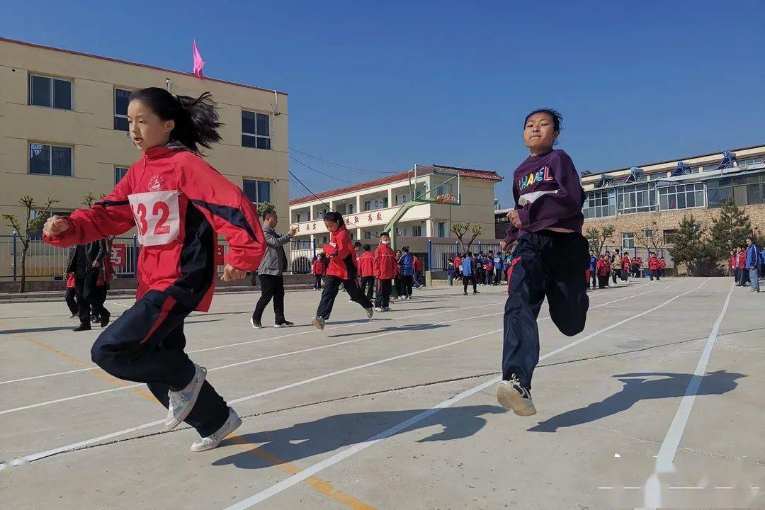 大石初级中学举办2022年春季运动会