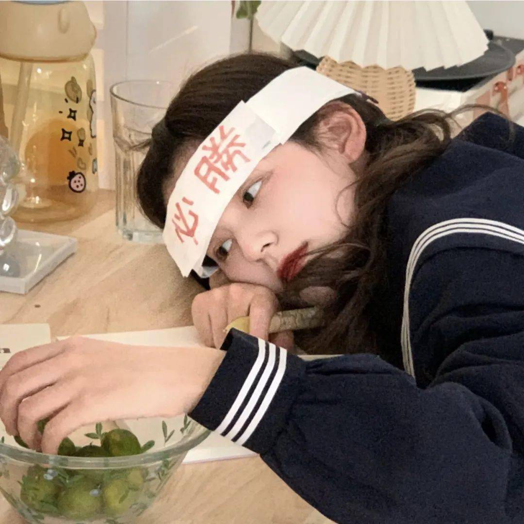 博主们的拍照小心机,总算被我拿捏住了!_cr_姐妹_头像