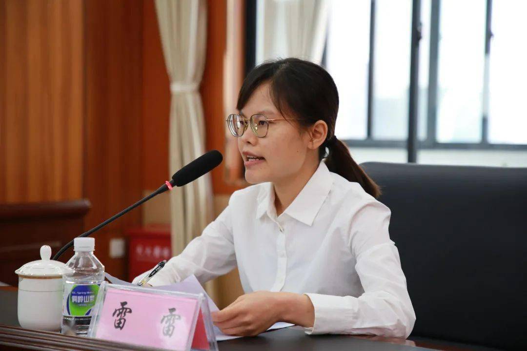 柳南区反腐倡廉信息教育中心 雷雷(抽调干部代表)"国无德不兴,人无德