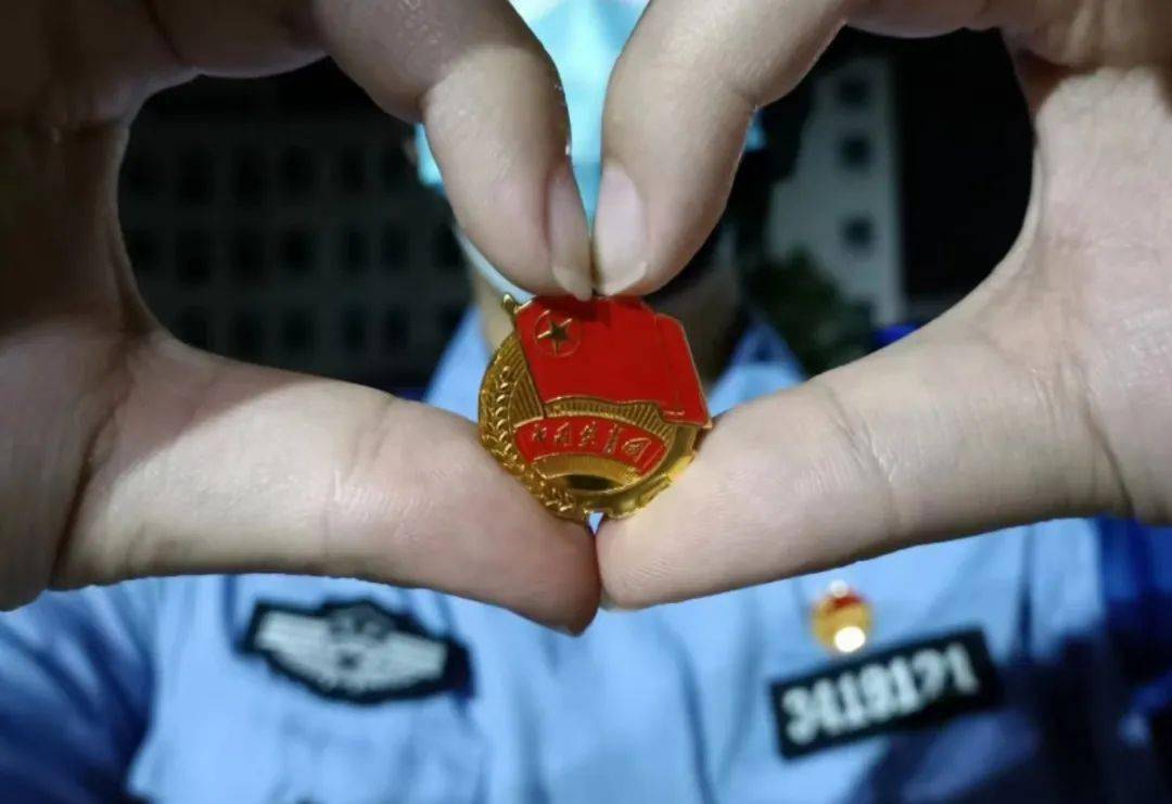 五四特辑 || 我的青春里,有穿警服的样子