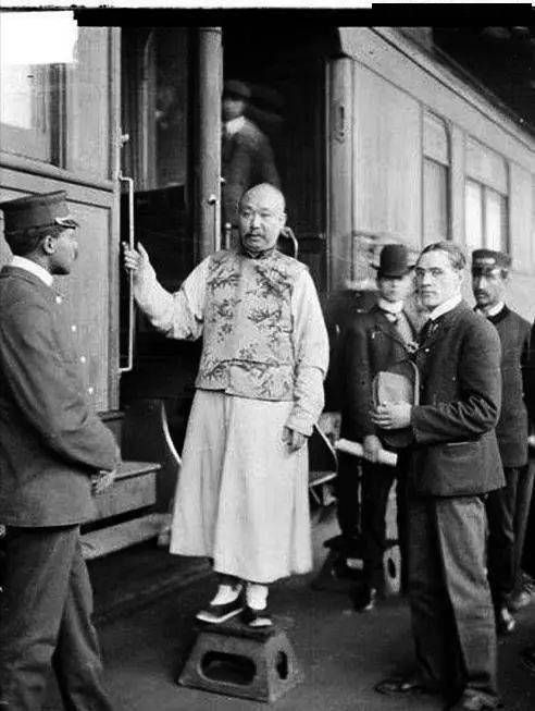 东莞23岁小伙继承姨妈英国别墅,内藏6万件字画瓷器等中国文物…_伍廷芳_内藏_姨妈