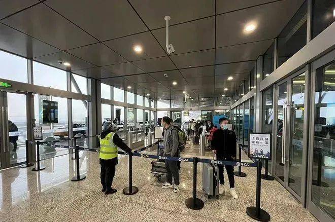 从海外回国入境北京隔离时间缩短为“10+7”！网友：终于向开放边境迈进一步