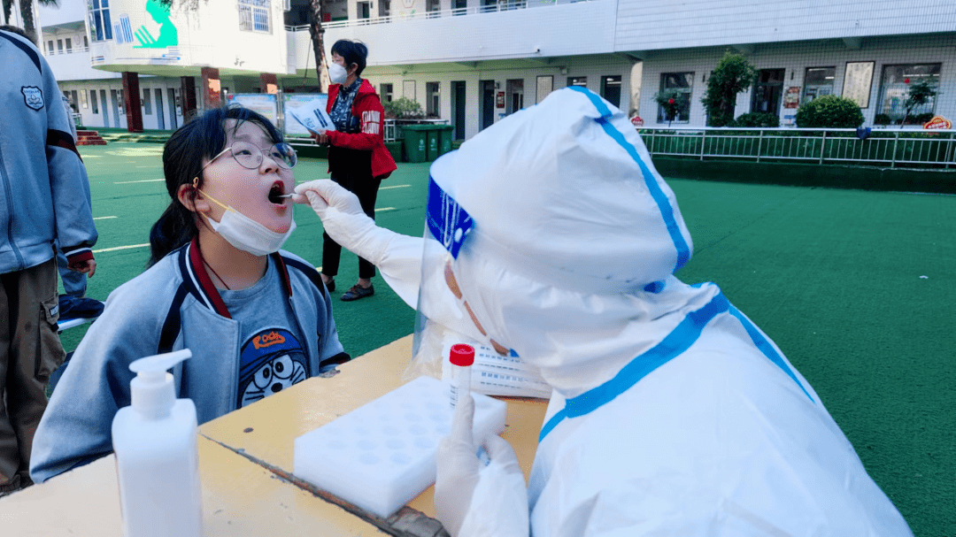 莲池小学 今天,我们复学啦!