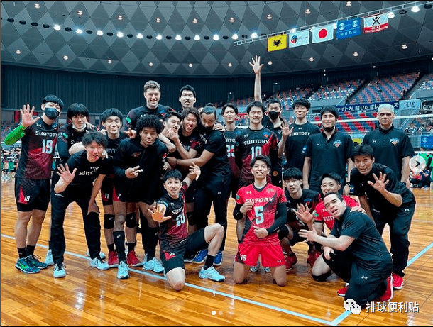 日本排球传统比赛迎来中国德比日本黑鹫旗杯三得利进决赛