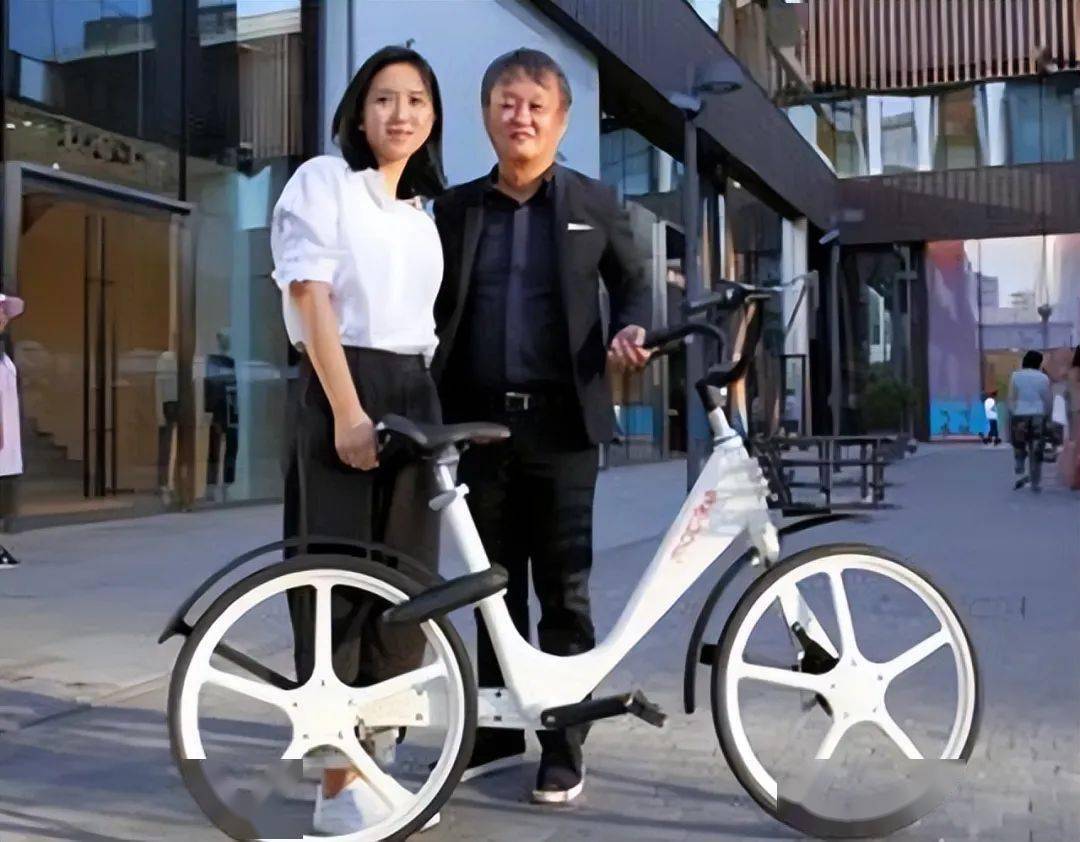 同是共享单车创始人ofo的戴威负债20亿摩拜胡玮炜却身价15亿