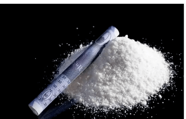 8,lsd(麦角酸二乙胺)"邮票","公仔纸":lsd的黑话代称.