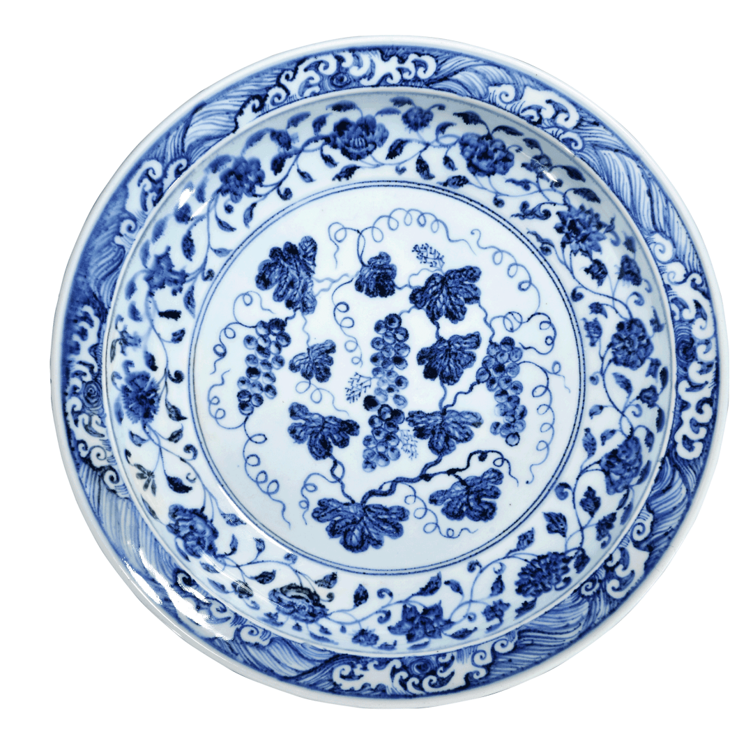 明永乐青花缠枝花卉菱口盘