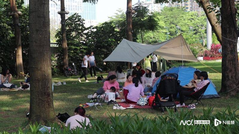 露营潮流调查：五一期间，广州各公园迎来“露营热”