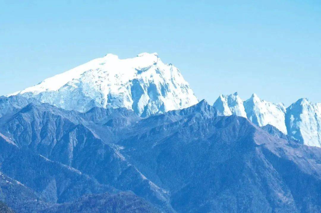 高山上的积雪为何终年不化