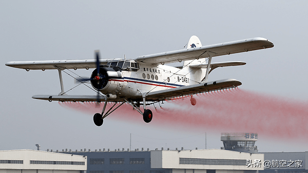 飞机撞高压线坠地报废3人死亡91年西北航空运5宁夏暖泉空难