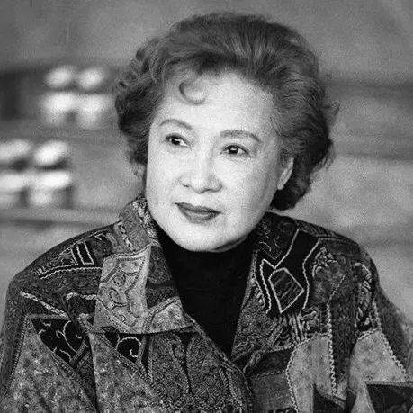 哀悼!百岁“人民艺术家”秦怡今晨辞世_人民艺术家秦怡在沪去世 享年百岁_上海_话剧