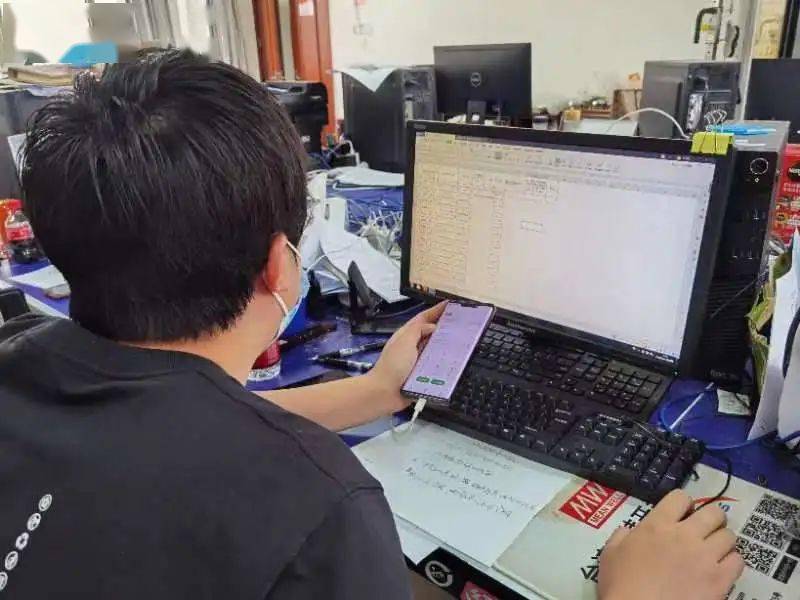 白天是"客服",晚上是"转运官"!