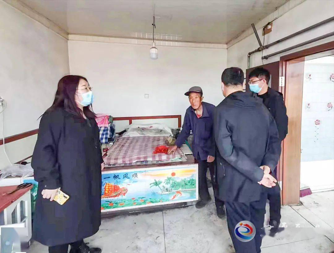 哈拉道口镇开展走进困难家庭倾情解忧暖心专项行动