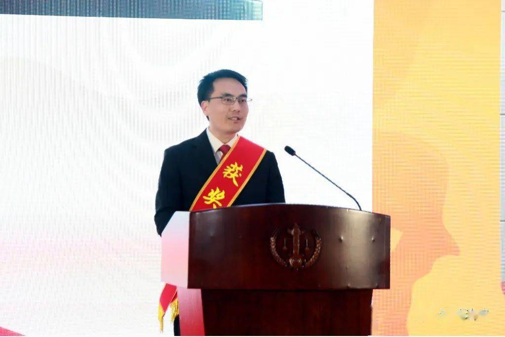 多次获评先进工作者,2021年获诸城市委,市政