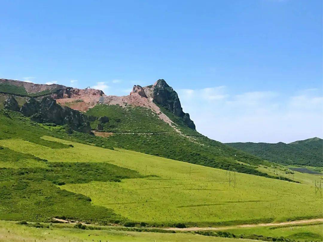 云游青海听风掠过山谷看北山绚丽风光