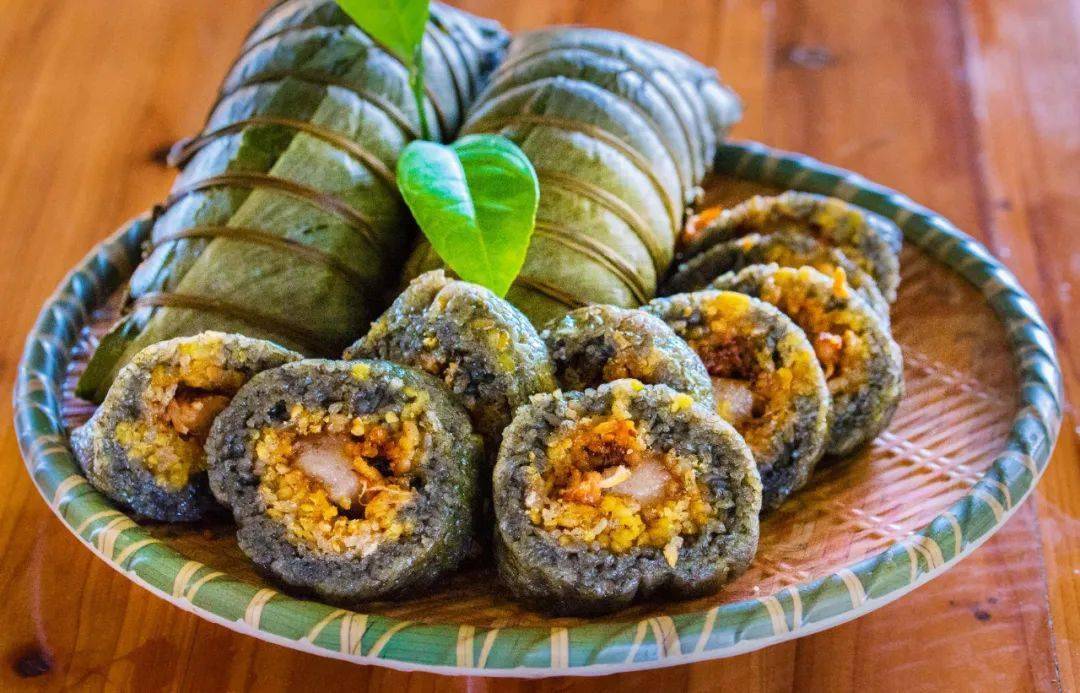 开设的2022年"广西美味"大家评活动专题进行投票,为菜肴,小吃(含饮品)