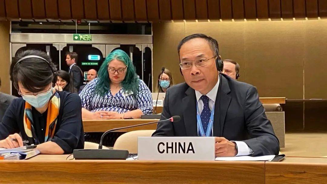 5月10日,中国裁军大使李松率团出席在日内瓦万国宫举行的联合国"负