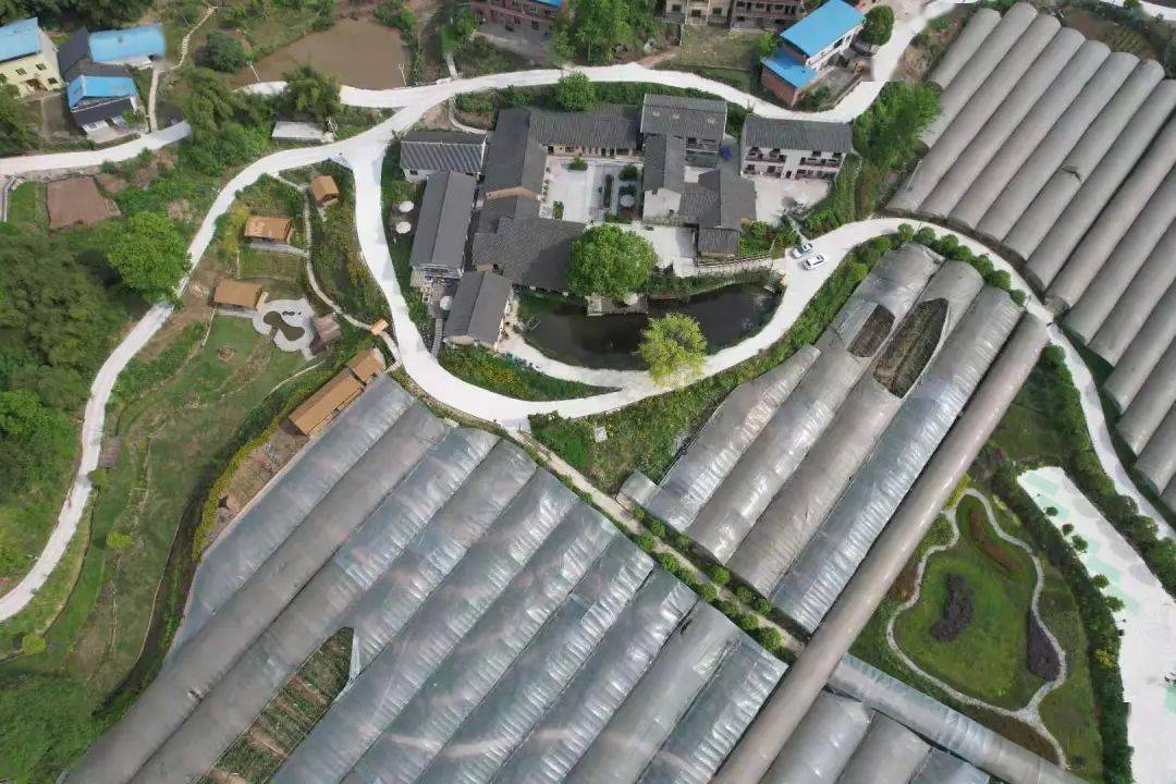 您好,我叫正兴,知道为什么这么多人来打卡吗?_旅游_潜力_农庄