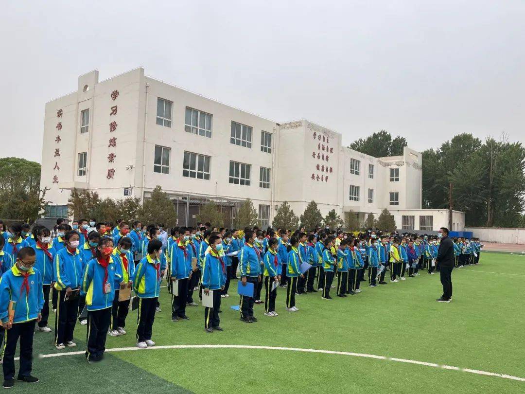 金塔县航天小学应急演练常态化安全避险记心间
