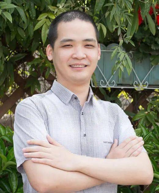 护士节人物三个关键词见证男护士陈正强的成长