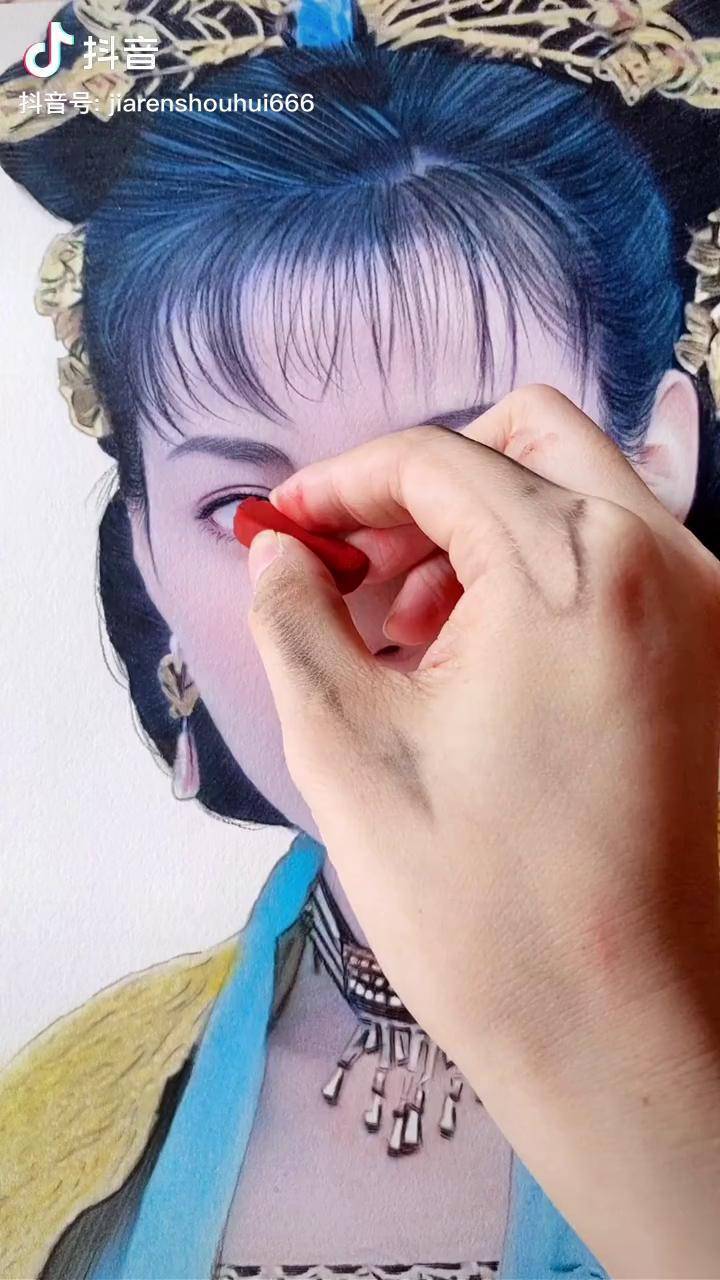 江玉燕画了38小时完工你帮我看一下像吗杨雪画画绝代双骄