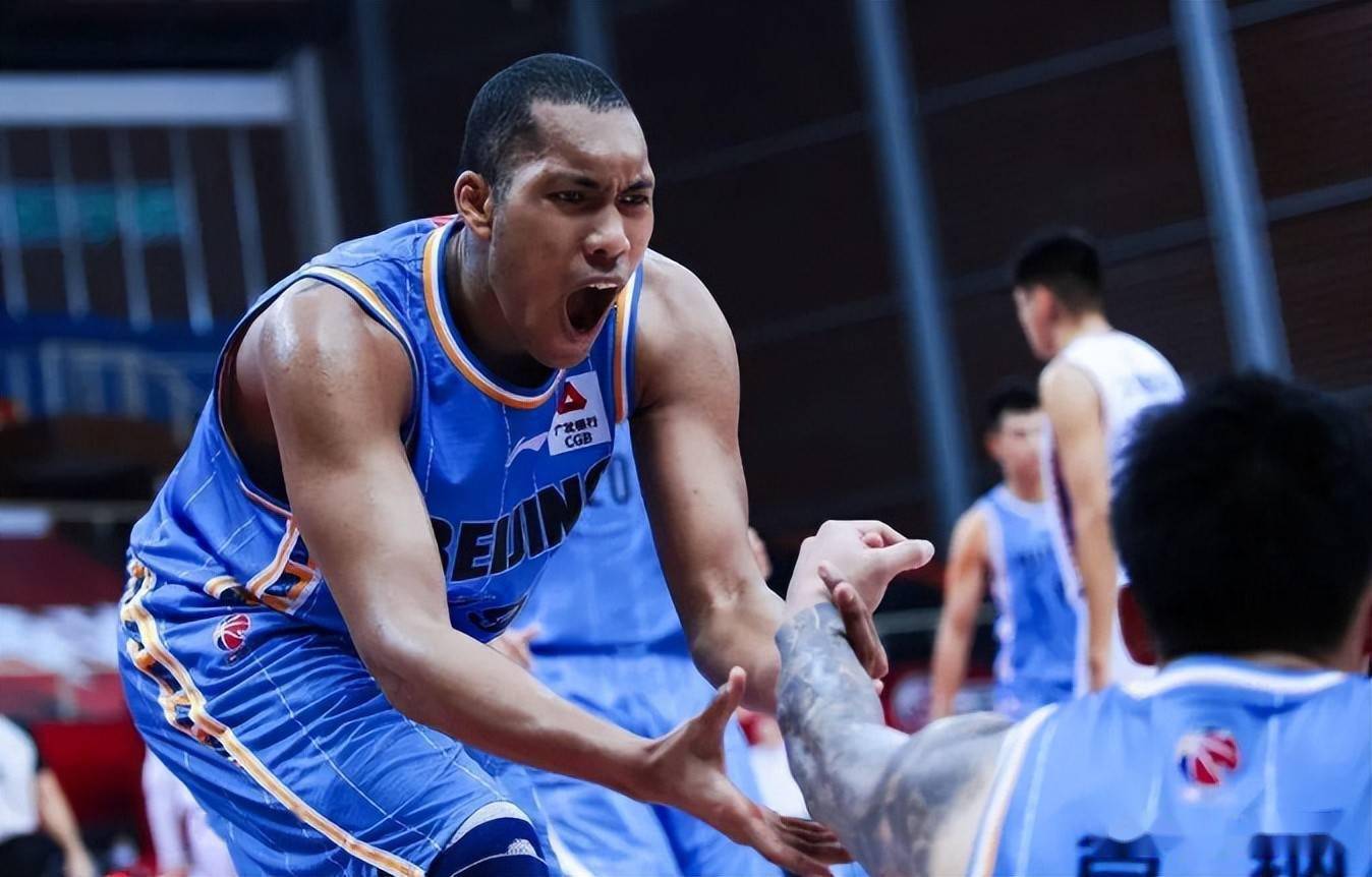 北京首钢正式续约混血内线,下赛季让人期待_丘天_山东_广州