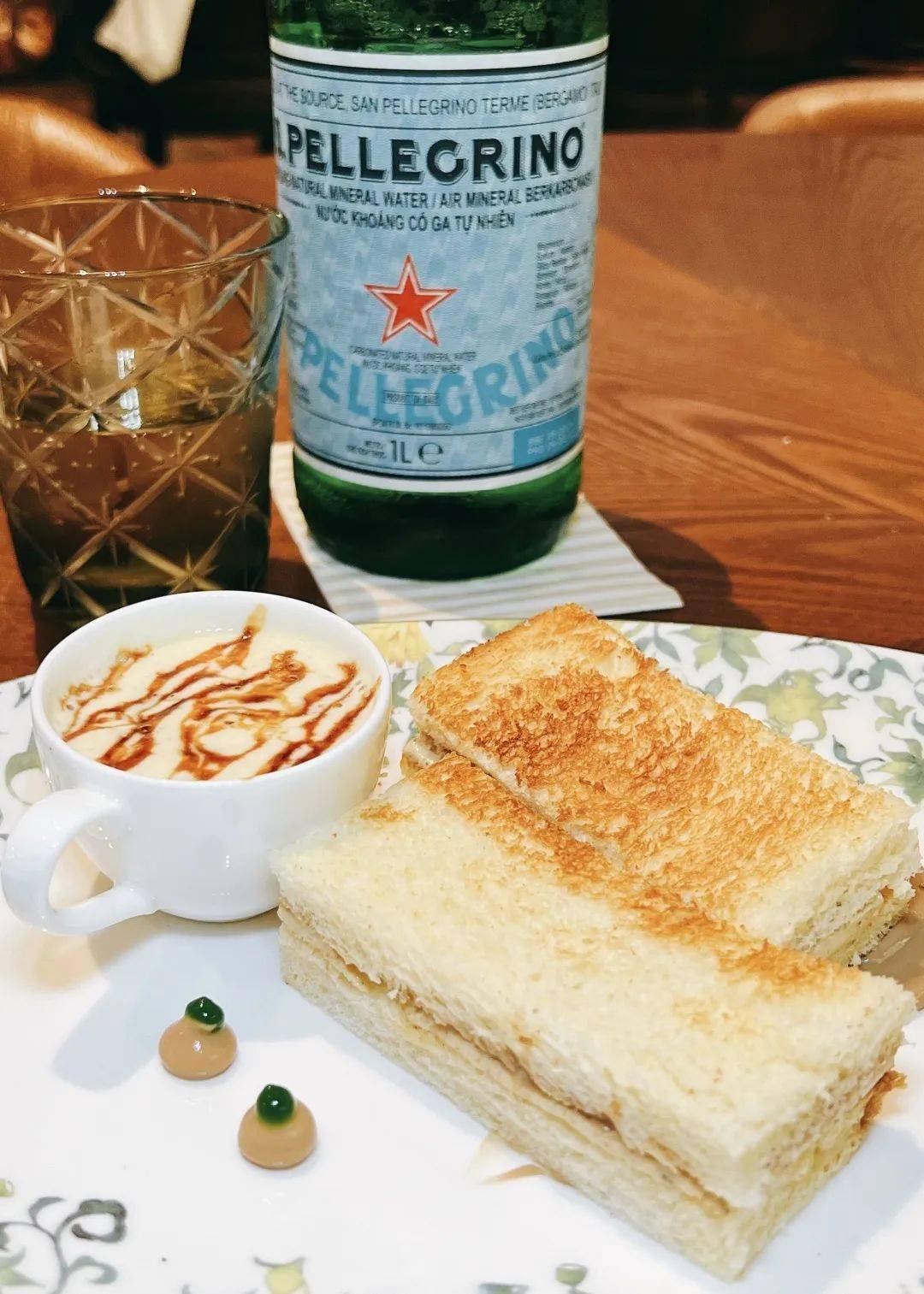 左右滑动查看更多special restaurant week menu传统的kaya牛油吐司