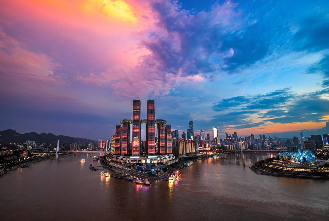 夜景震撼外交部发言人赵立坚为重庆渝中半岛璀璨夜景打call