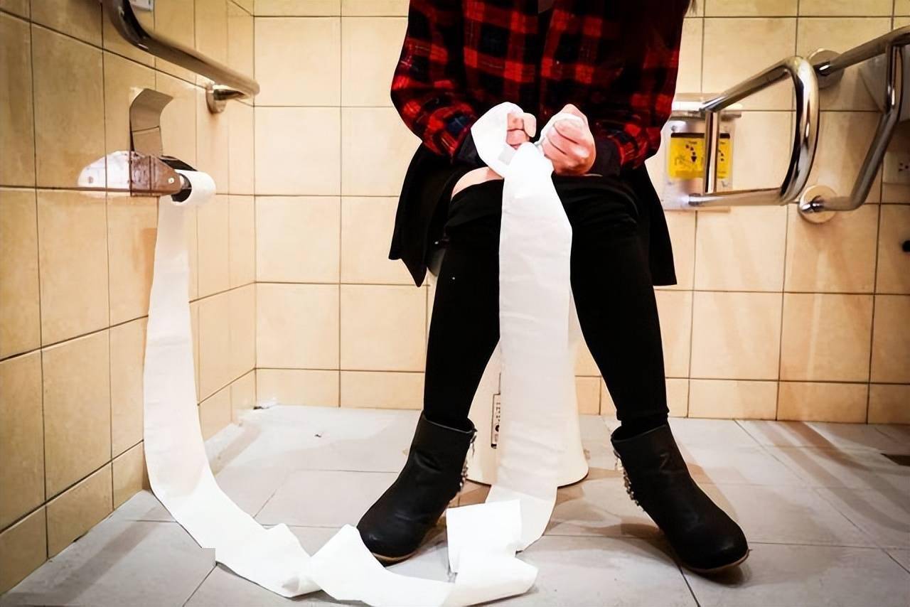 上厕所时大便前头干硬后头软粘说明了什么看后涨知识了