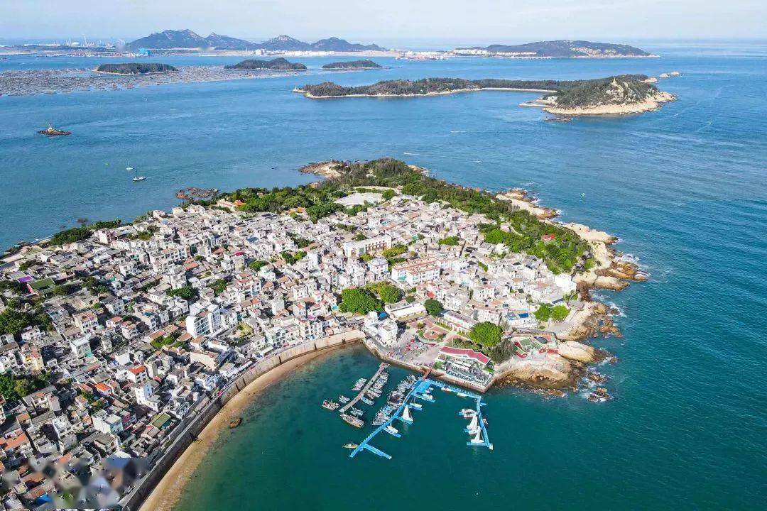 漳州东山风动石南门湾特色富贵大鱼宴东南花都龙溪山庄云洞岩二日游