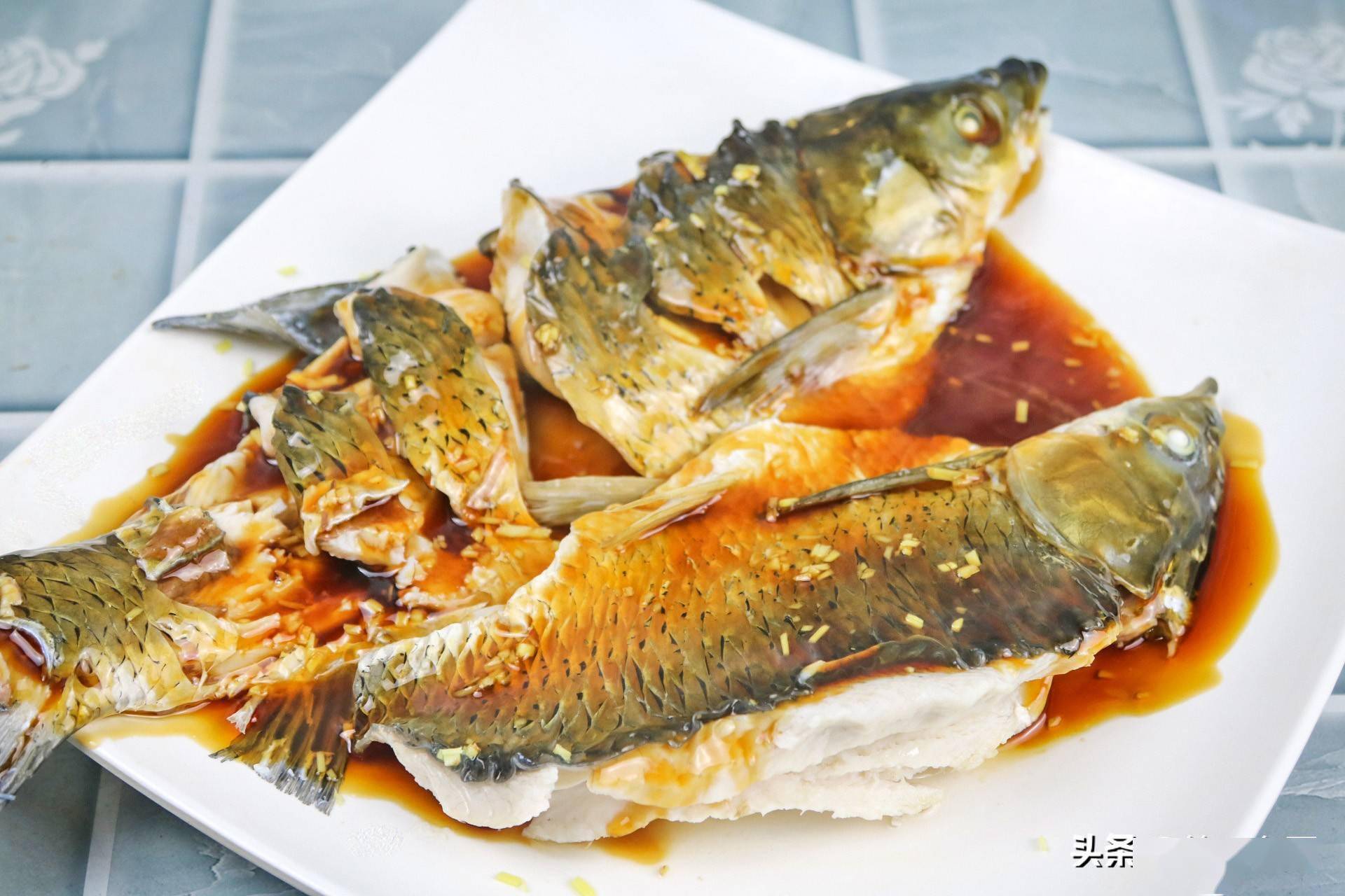 4种肉,50岁以后不妨经常吃,好处多多_鱼肉_备用_盆中