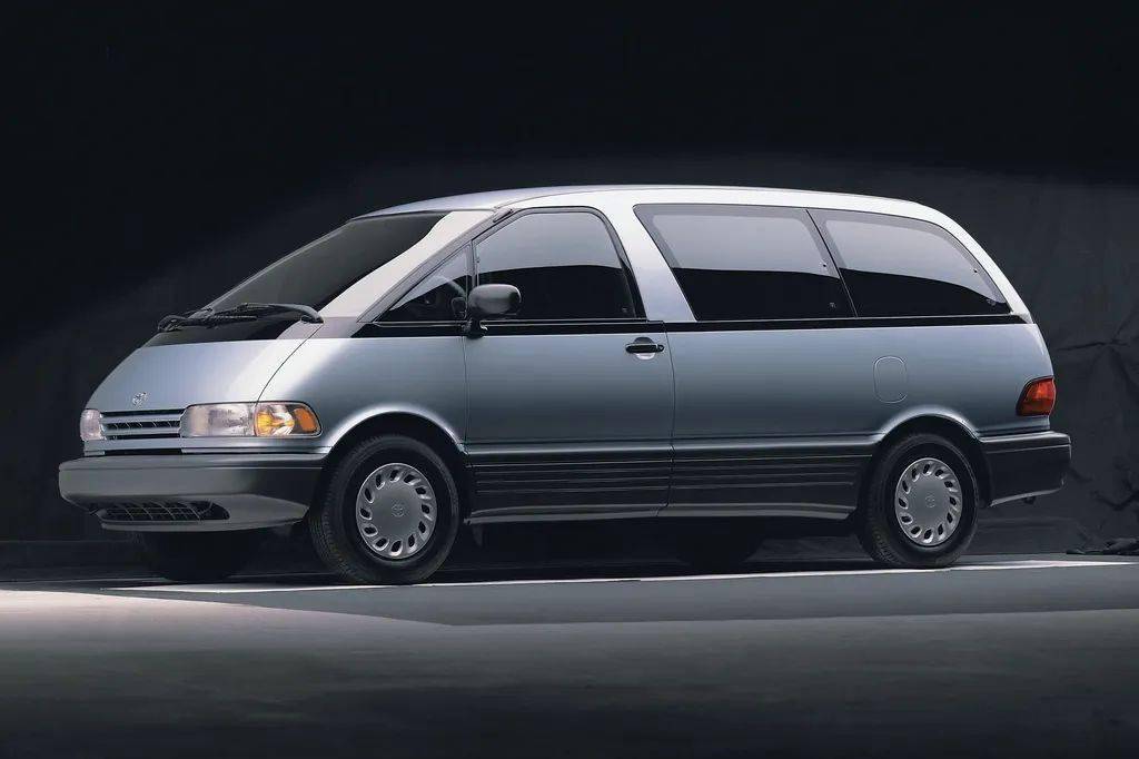 对于第一代的丰田previa俗称大霸王,绝大多数广东车迷对它都不会感到