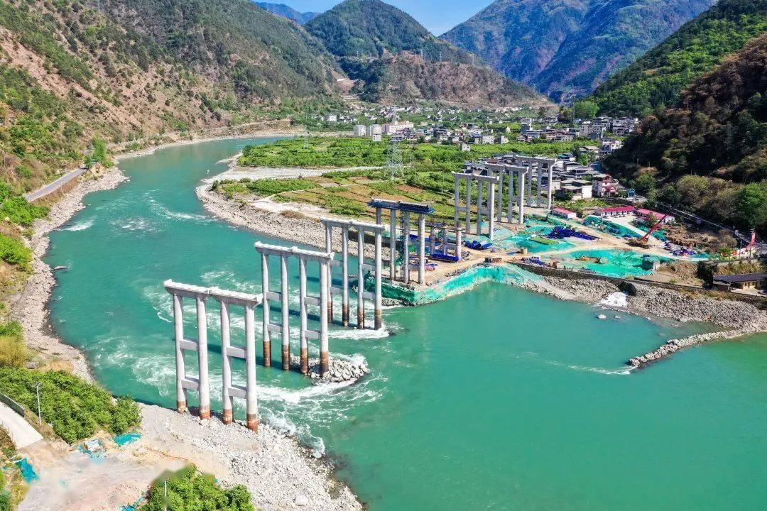 泸石高速全线隧道掘进突破50000米大关