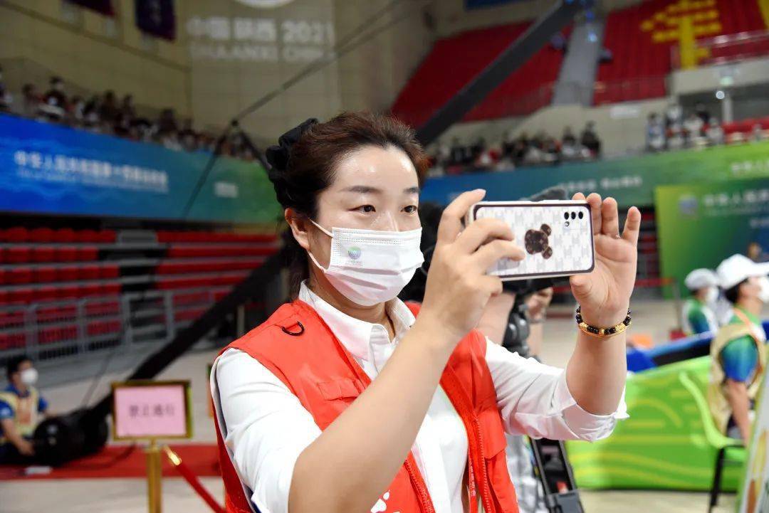 青榜样王益好青年风采展十六袁欣