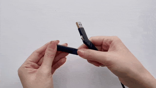 ta就变成1根简洁的数据线了,收纳起来特别方便,不像普通数据线缠绕一