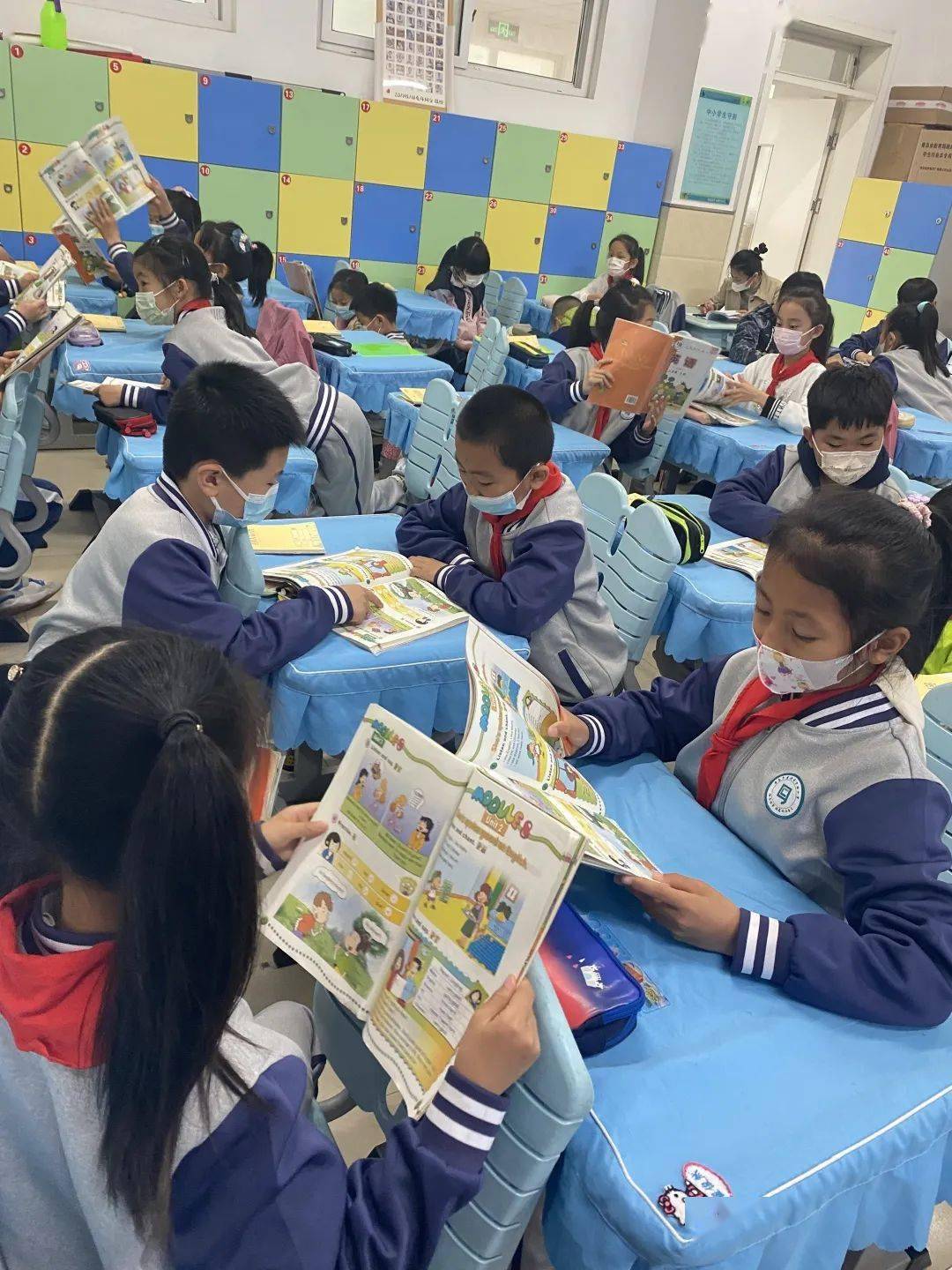 青岛文正小学简介图片