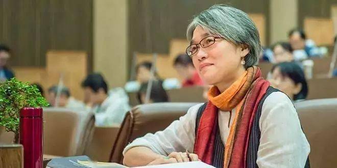 《微晕的树林》《胭脂盆地》《以箭为翅》《私房书》《女儿红》《只缘