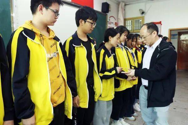 王国丰慈善助学会由马来西亚华人,马来西亚著名企业家王国丰先生创立