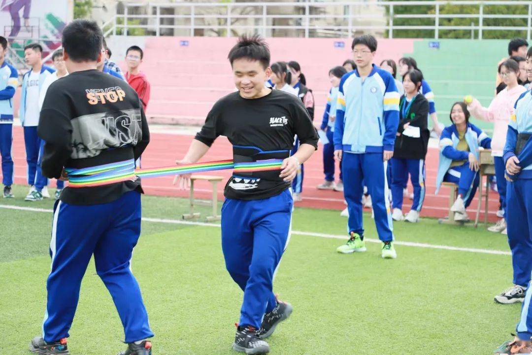 心理辅导专题研讨会暨临海市考前心理讲师团启动仪式在灵江中学举行