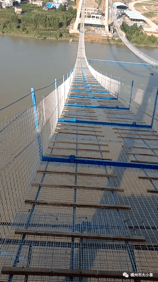 好消息横州市横州大桥猫道铺设完毕