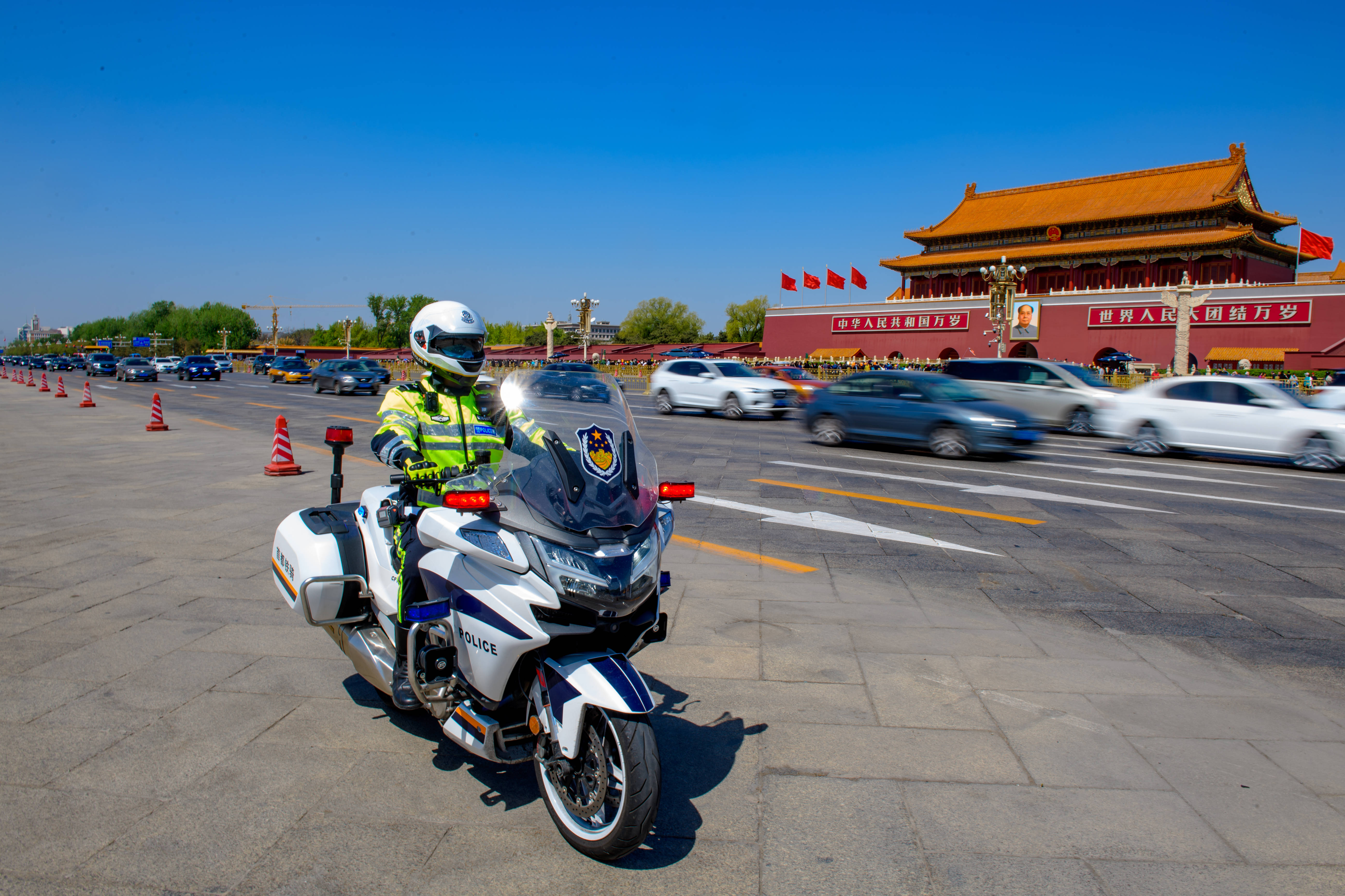 北京豪华警车图片