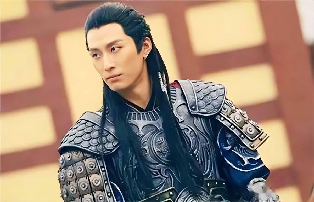 公主结婚3天就自尽,婢女掀开她的裙子,皇帝看到后痛哭流泪_慕容德