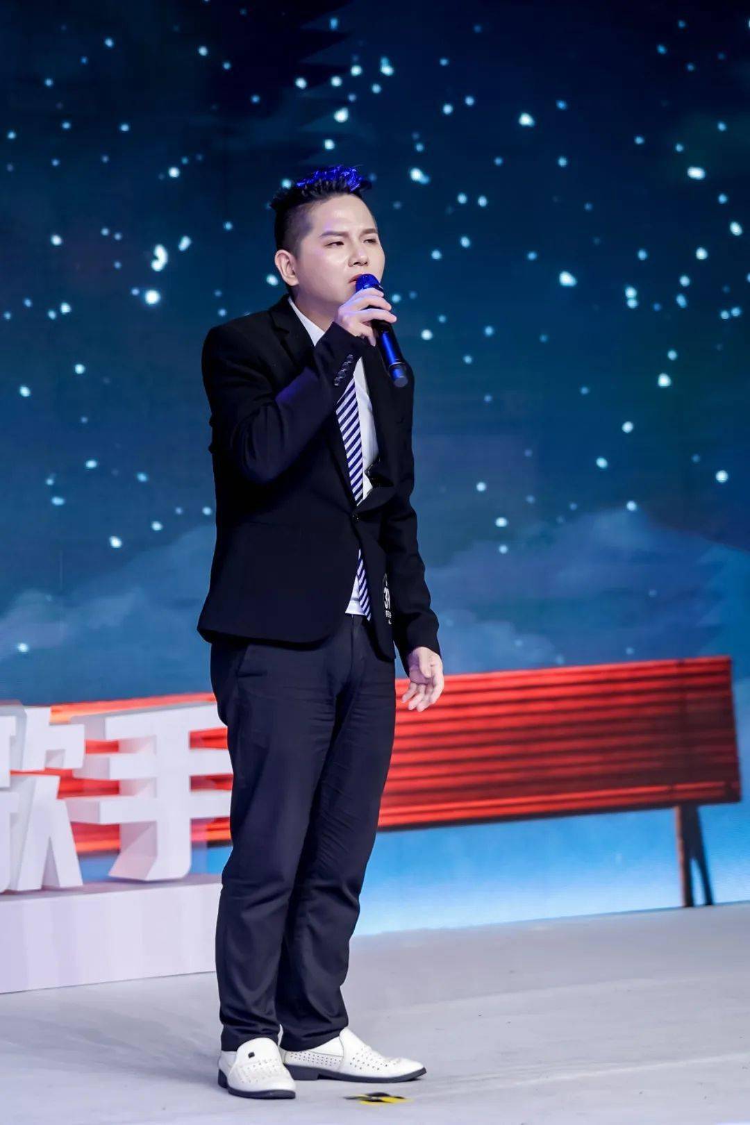 专访这就是歌手深圳最佳人气歌手孙文森拼了才无悔追寻自己的梦想