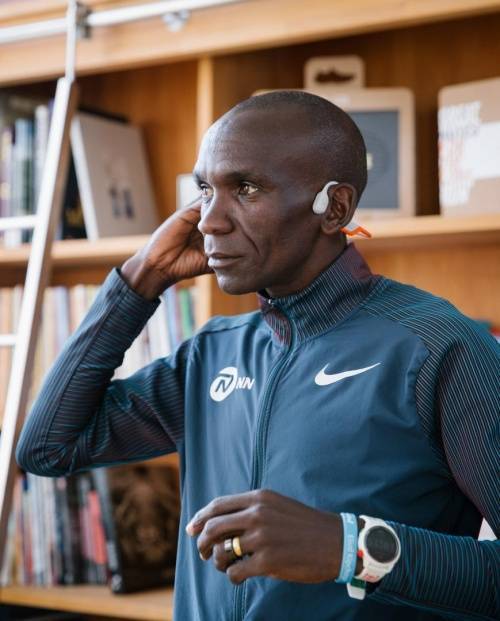 刘畊宏cp的5.20磕糖戏再现韶音运动耳机_vivi_基普乔格_视频