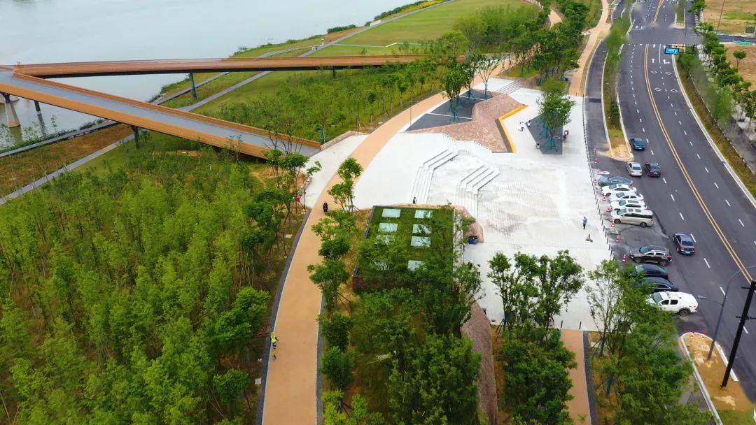 在现场丨龙游城东滨水休闲带建好了