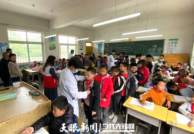 贵定县医疗卫生行业人大代表开展先心病健康筛查公益活动_云雾镇_儿童