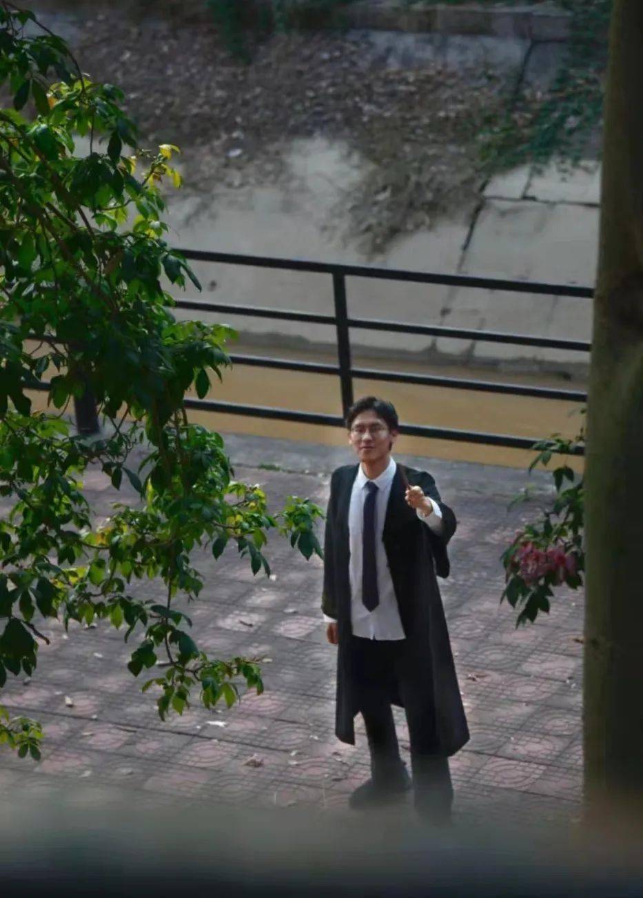 学风建设刘伟奇拒绝和自己握手言和我要拿石头打磨我这块石头