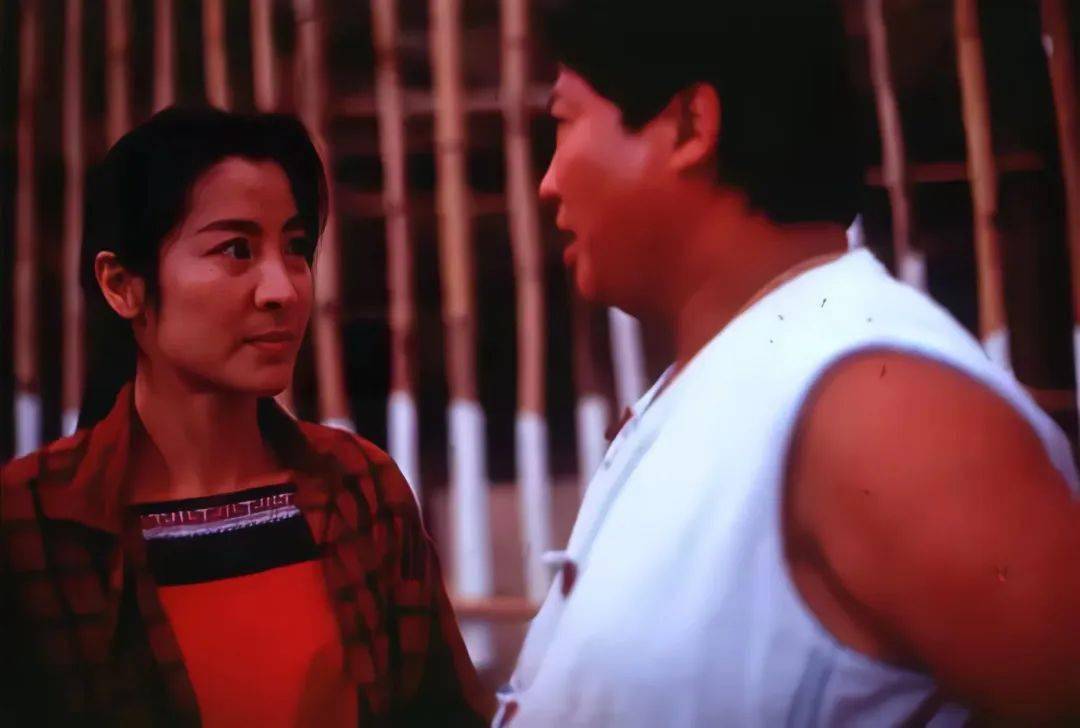 《阿金的故事》剧照她的风光与荣耀是拿性命搏来的,鲜少有女演员能