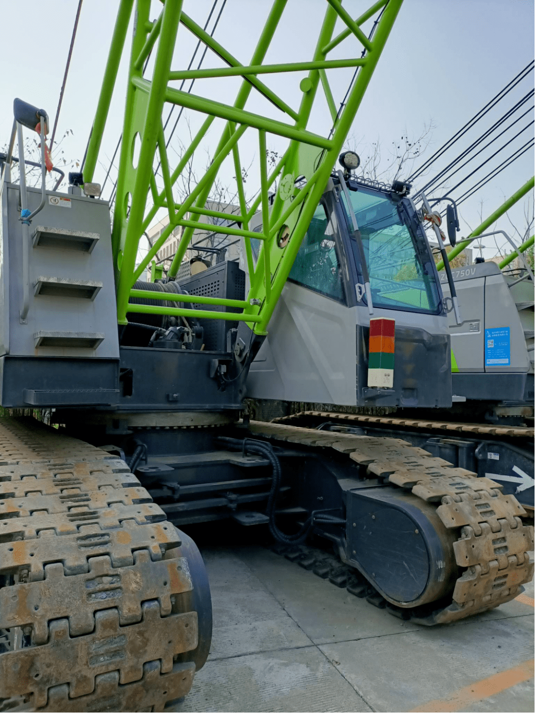 zcc750v履带起重机(潍柴发动机不带自由落钩) 43米主臂 55t,9t吊钩(以